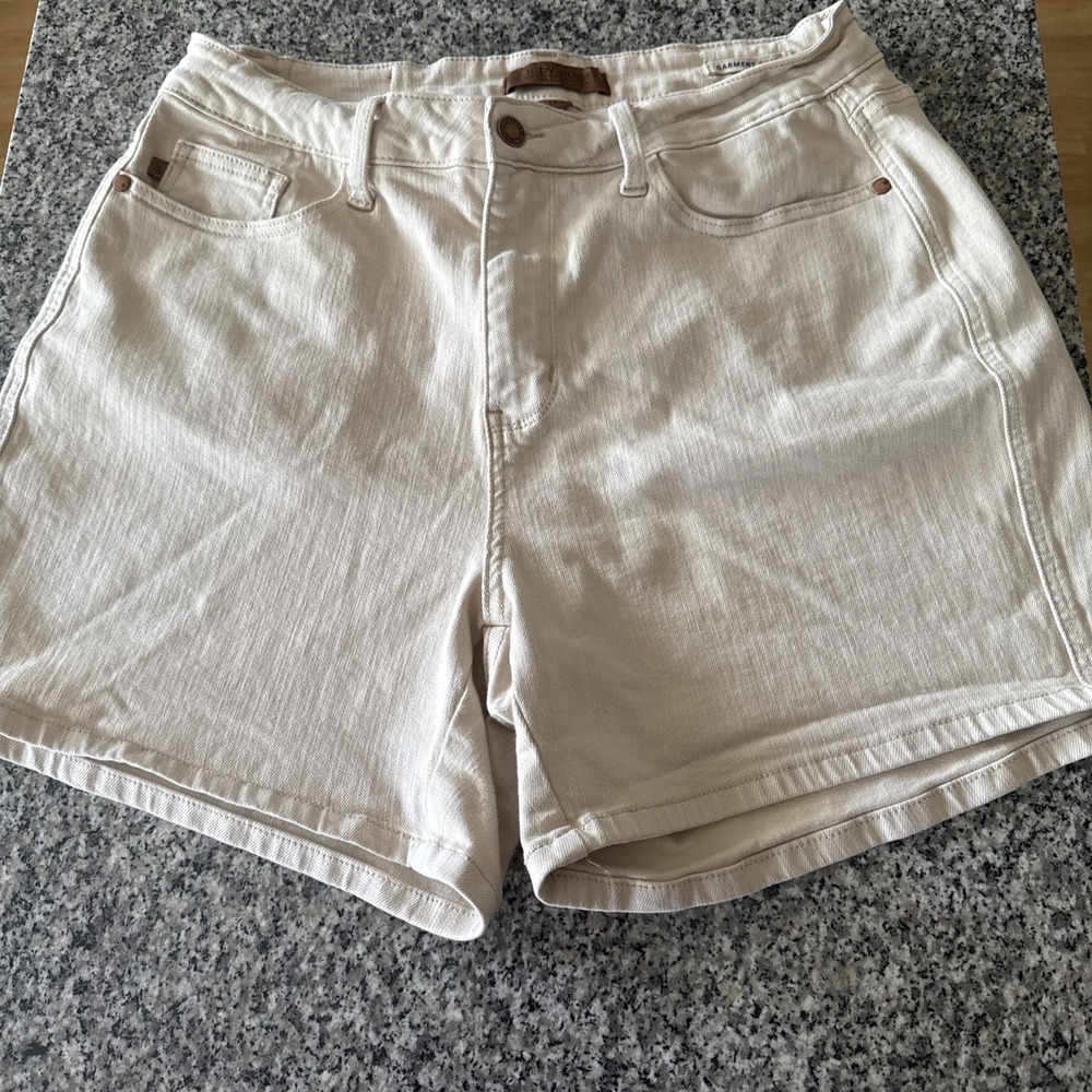 Judy Blue Women's Sz 1XL Khaki Shorts